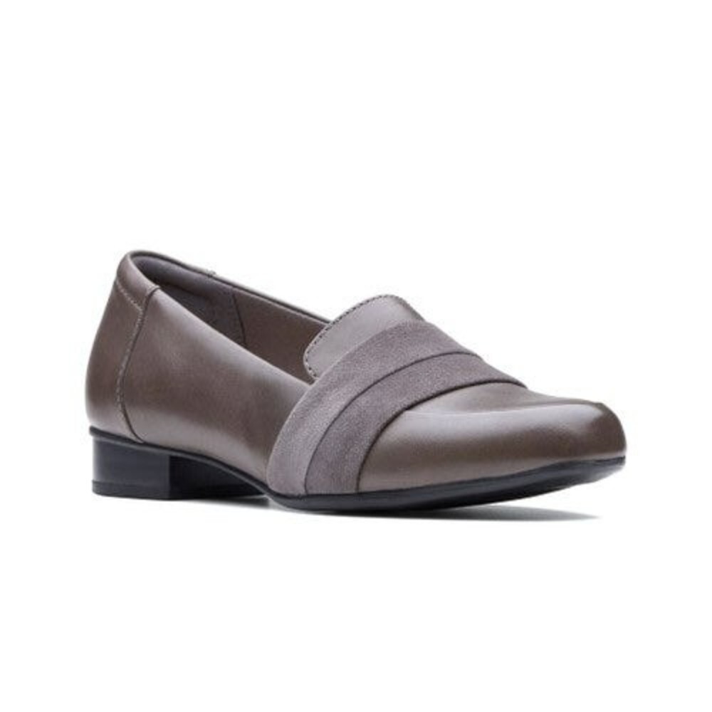 Clarks Juliet Rose Leather with Suede Trim Slip On Loafer in Gray, 7.5,
